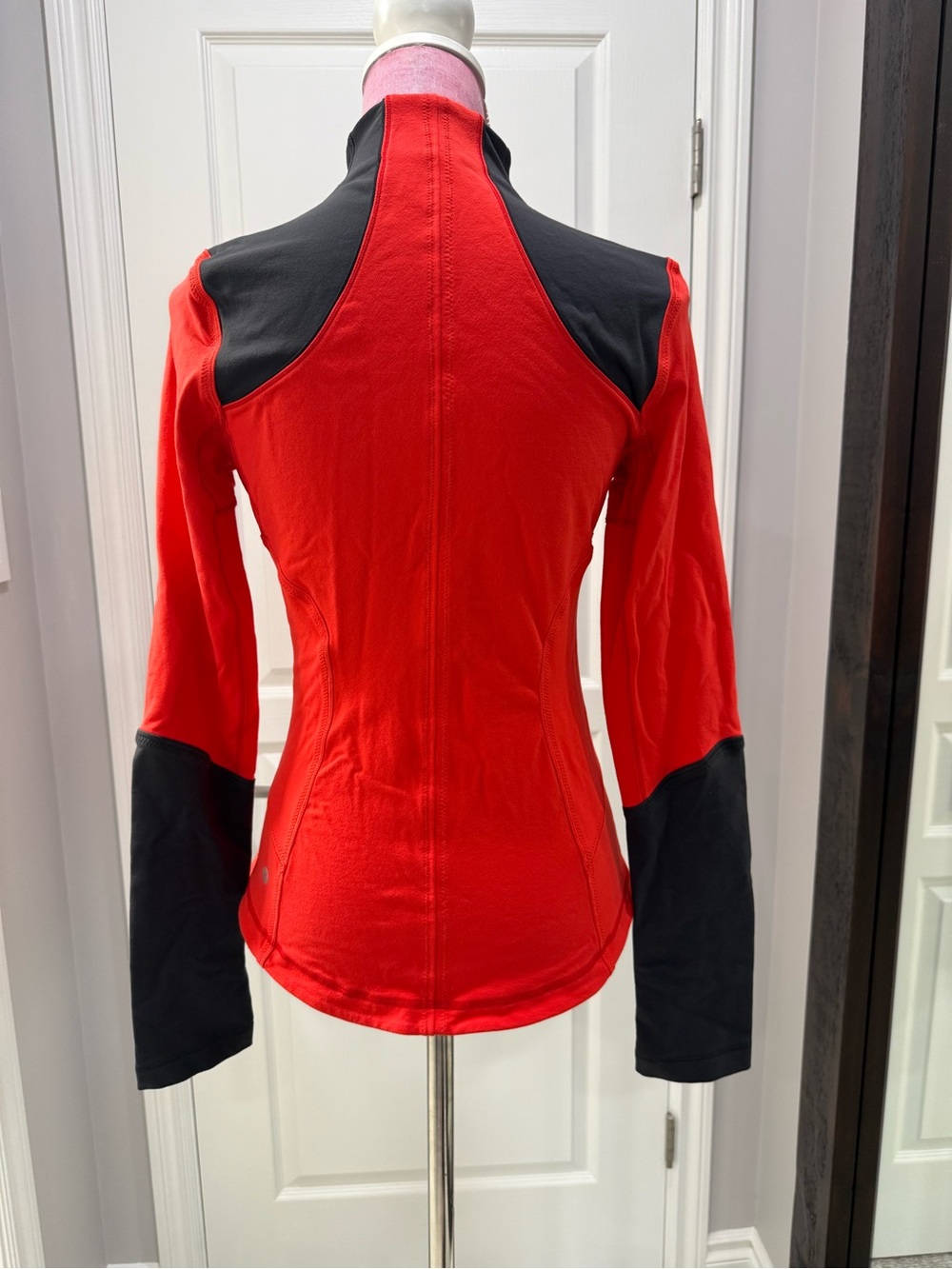 Lululemon Forme Jacket - Picture 2 of 6